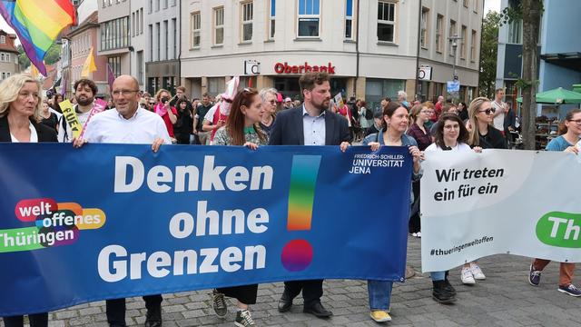 Gesellschaft: Demonstrationen für Demokratie und Vielfalt in Thüringen