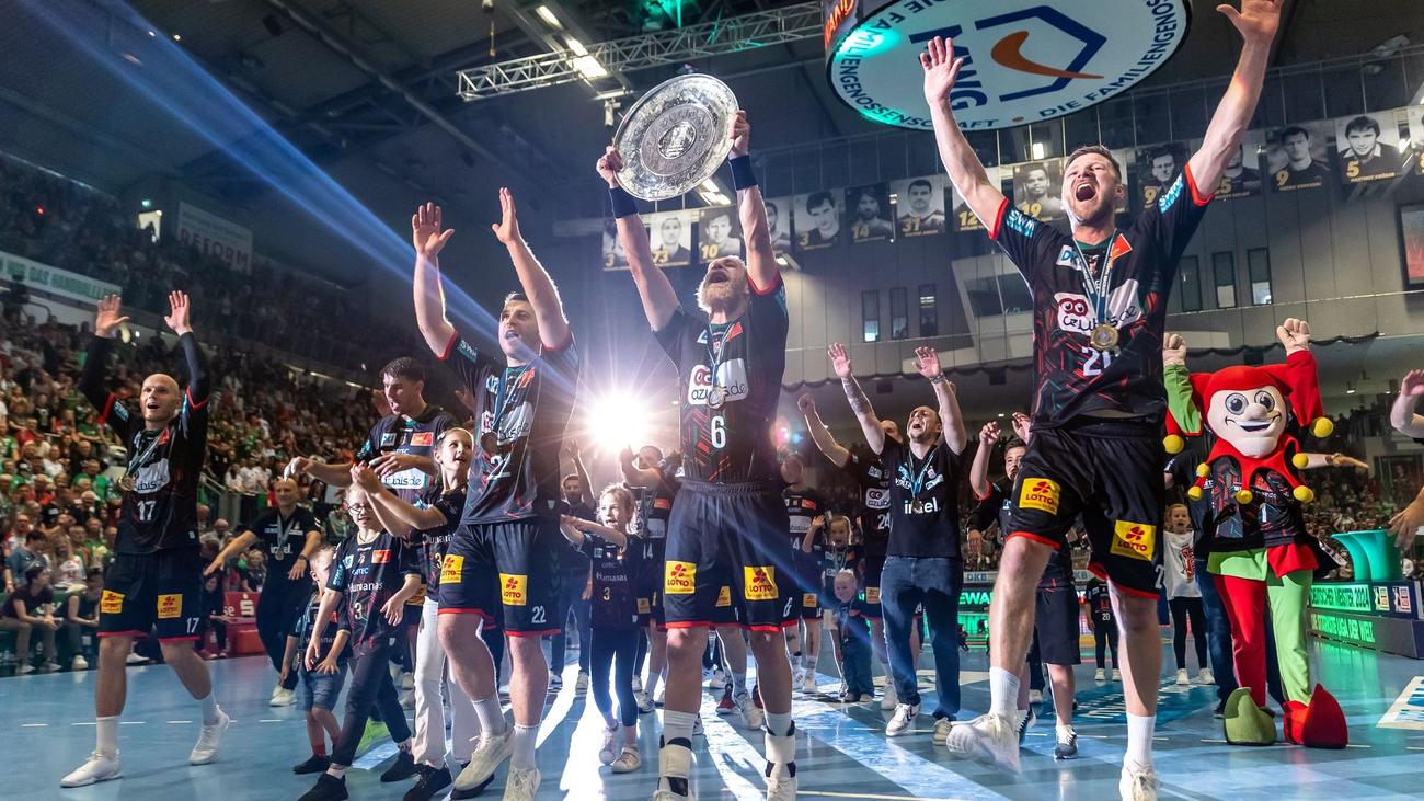Championnat de handball : le SC Magdeburg fête le triple avec ses supporters