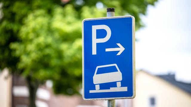 Bundesverwaltungsgericht: Urteil: Anwohner können gegen Autos auf Gehwegen vorgehen