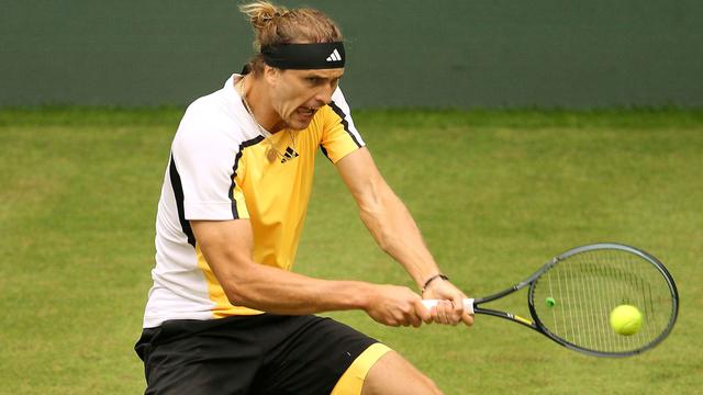 Tennis: Zverev nach Dreisatzsieg gegen Otte in Halle weiter