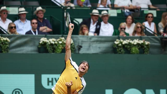 Tennis: Zverev beißt sich durch - Halbfinale in Halle der Lohn