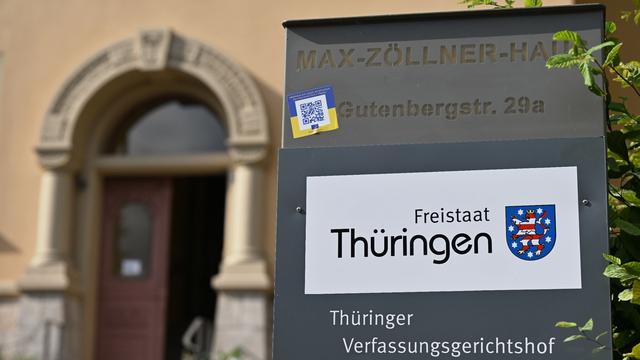 Pandemie: Verfassungsrichter: Corona-Ausgangssperre war rechtswidrig