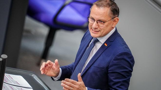 Parteitag: Chrupalla offen für neue Strukturen in der AfD-Spitze | DIE ZEIT