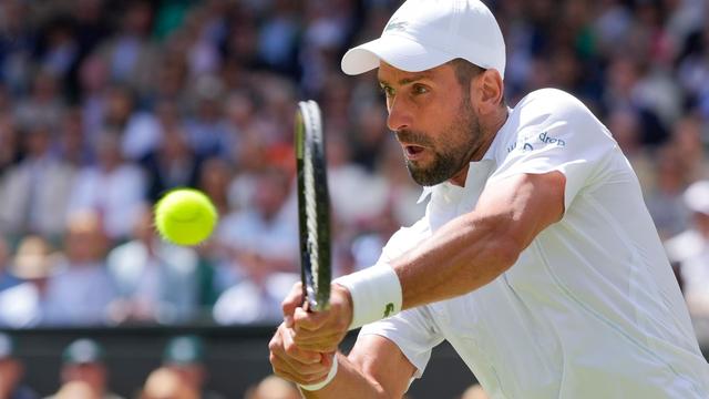 Tennis: Djokovic mit Mühe in Wimbledon in Runde drei