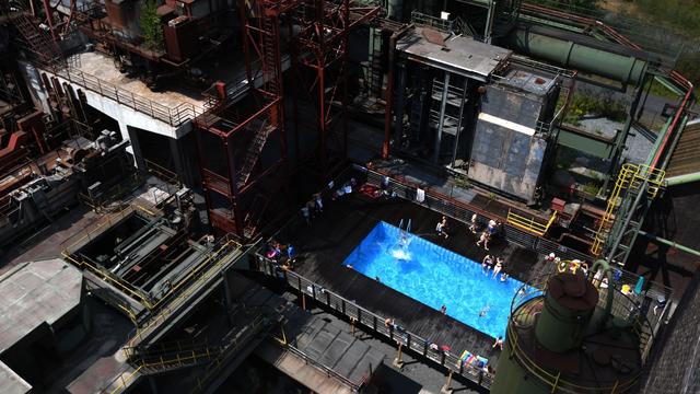 Schwimmbad: Spektakuläres Schwimmbad auf Zeche Zollverein geöffnet