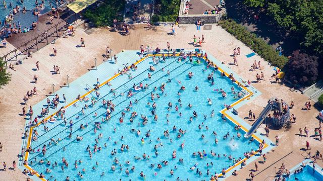 Sommerhitze: Besuch im Freibad deutlich teurer als noch 2023