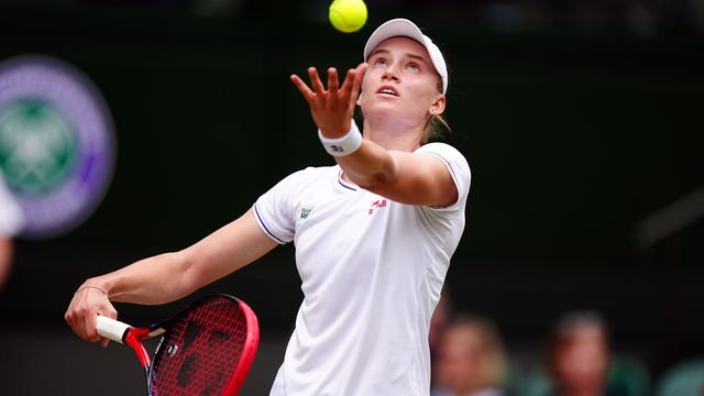 Tennis: Rybakina im Eiltempo ins Wimbledon-Halbfinale