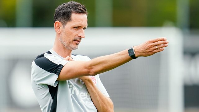 Fußball: Eintracht-Vorstand Hellmann: «Kein Platz für Zufriedenheit»