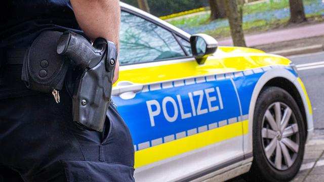 Streit: Polizist mit Softair-Waffe bedroht