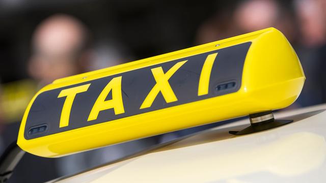 Kriminalität: Aufmerksamer Taxifahrer bewahrt Seniorin vor Betrug