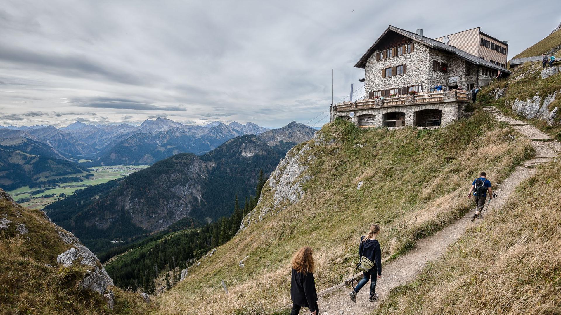 Wandern: Notruf in den Bergen: Klimakrise setzt Hütten und Wegen zu