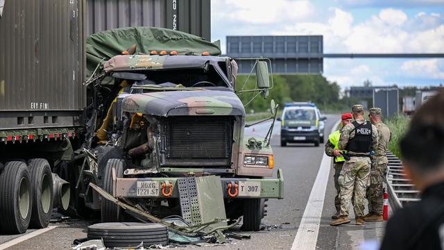 Fahrbahn gesperrt: Unfall mit Militär-Konvoi - Vier Leichtverletzte auf der A6