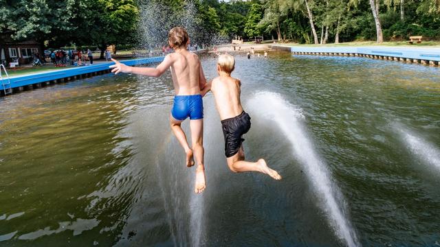 Lange Freibad-Sanierung: Endlich wieder Bahnen schwimmen im Sommerbad Altengamme