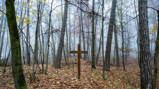 Beerdigungen: Immer weniger kirchliche Bestattungen in Niedersachsen
