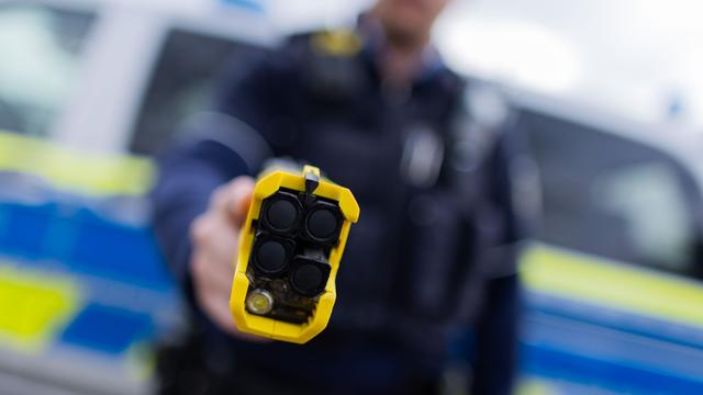 Elektroschock-Pistole: Polizei: Weniger Taser-Einsätze im ersten Halbjahr