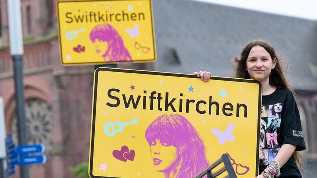 Musik - Leute - Museen: «Swiftkirchen»-Schild kommt ins Haus der Geschichte