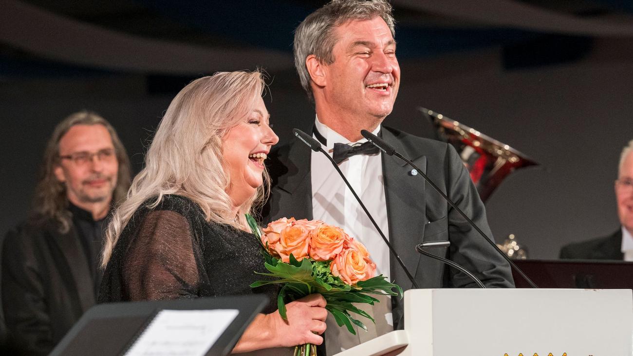 Bayreuth Festival: “Kind regards” by Angela Merkel