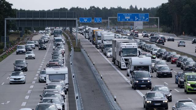 Sommerferien: Ferienverkehr sorgt für Staus im Norden