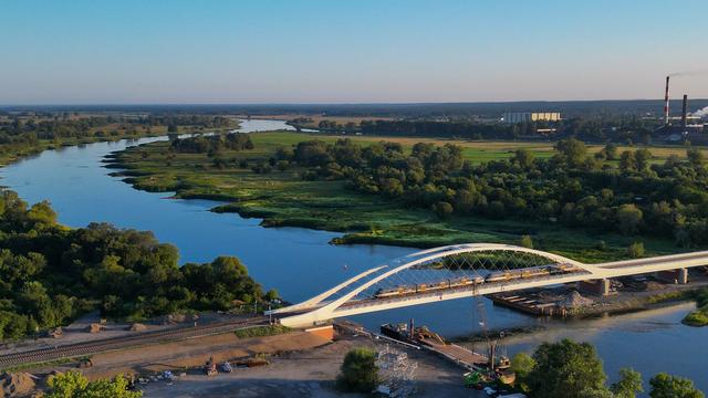 Nach Bauarbeiten: Neue Oderbrücke - RB26 fährt wieder ins polnische Kostrzyn