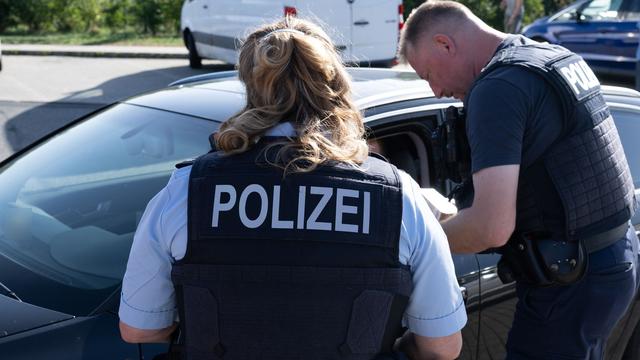 Grenzkontrollen: Bundespolizei vollstreckt während Fußball-EM 390 Haftbefehle