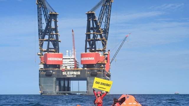 Umstrittenes Energieprojekt: Greenpeace-Protest gegen geplante Erdgasförderung vor Borkum