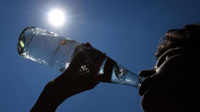 German Weather Service: Please drink plenty of fluids: The German Weather Service has issued a heat warning for Rhineland-Palatinate and Saarland.