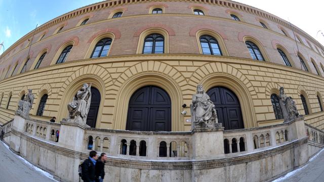 Lyriker: Staatsbibliothek erhält Nachlass von Eugen Roth