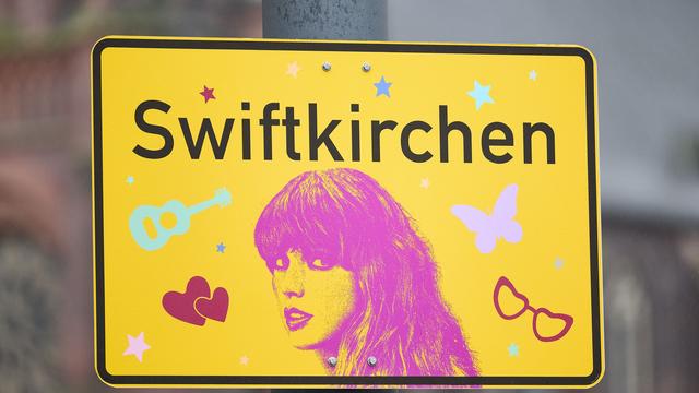 Taylor Swift: Rund 1.400 Gebote für 20 «Swiftkirchen»-Ortsschilder