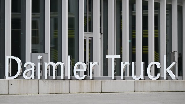 Lastwagen: Daimler Truck legt Latte für Umsatz und Gewinn niedriger