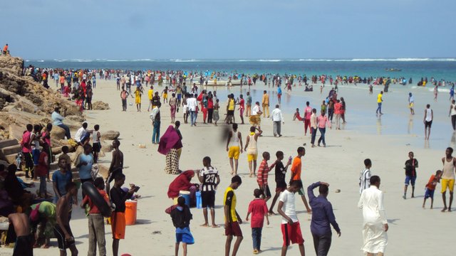 Islamisten greifen Hotel an: Terroranschlag am Strand von Mogadischu: Bislang acht Tote