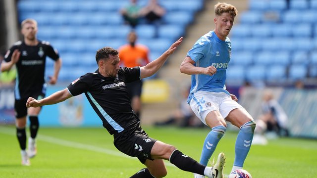 Fußball: Erst mäßig, dann gut: Werder verbessert bei Sieg in Coventry