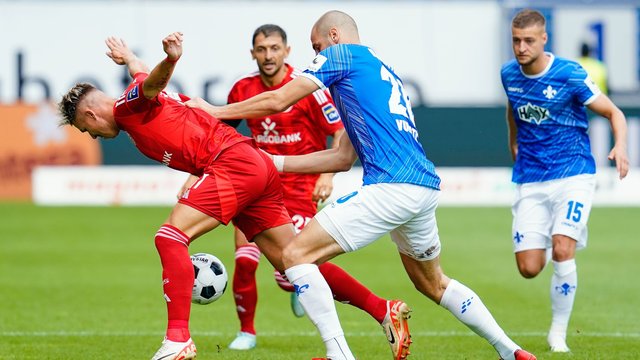 Fußball: Darmstadt mit unglücklicher Niederlage zum Auftakt