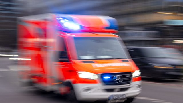 Unfall: Passanten finden Schwerverletzten neben Fahrrad