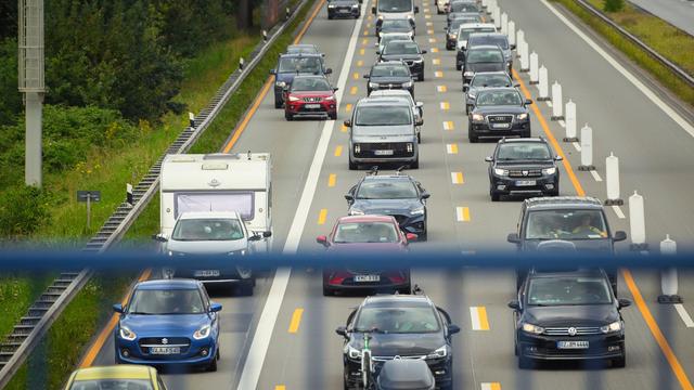 Ferienverkehr: Volle Autobahnen zum Ferienende in Niedersachsen und Bremen