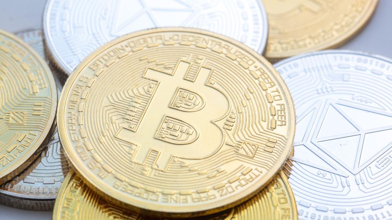 Kryptowährungen: Bitcoin beschleunigt Talfahrt - Kurs unter 52.000 Dollar |  DIE ZEIT
