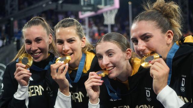 Olympia in Paris: «Was gibt es Größeres?»: Gold verzückt 3x3-Basketballerinnen