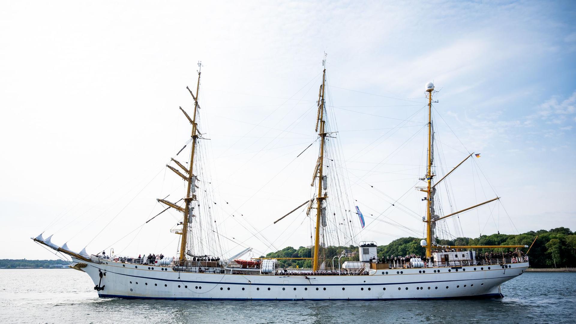 Maritimes Volksfest: «Gorch Fock» nimmt Kurs auf Rostock