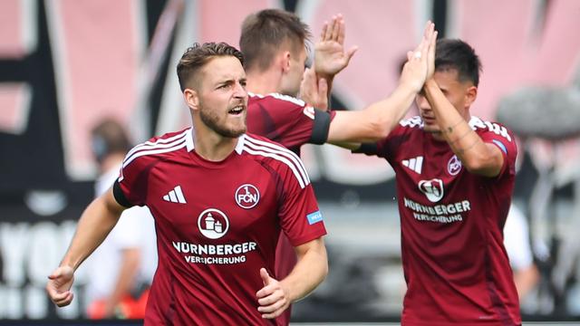 2. Fußball-Bundesliga: Erster Klose-Sieg: Nürnberger 3:1-Comeback gegen Schalke