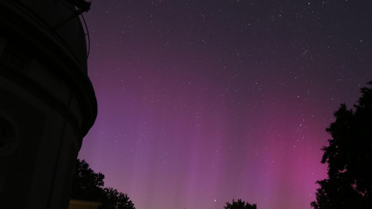 Spectacle du ciel nocturne : aurores boréales à Hambourg – des étoiles filantes encore possibles