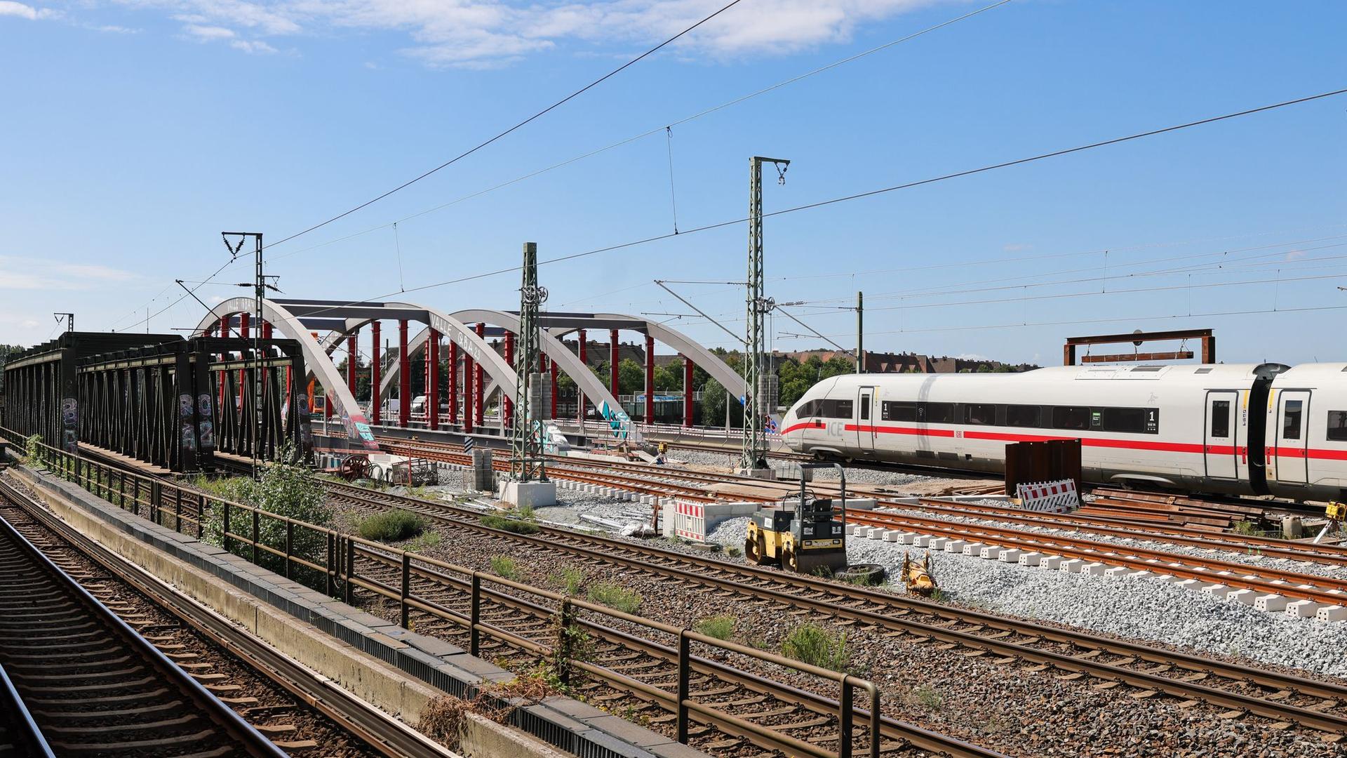 Bahnverkehr: Bahn braucht für neue Brücken in Hamburg noch ein Jahr