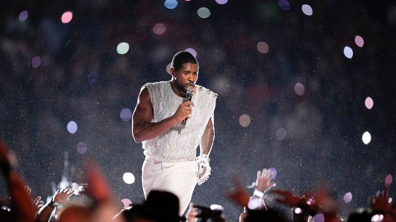 Music: US star Usher postpones tour start at short notice