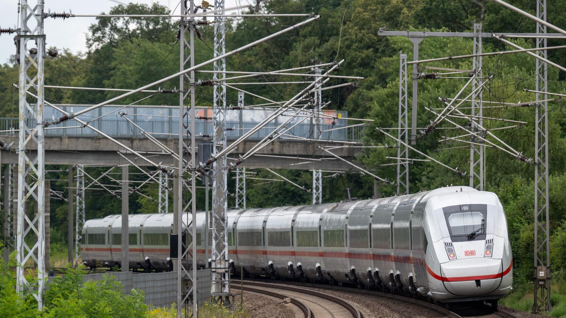 Bahn-Bauarbeiten: Bauarbeiten zwischen Hamburg und Berlin - lange Sperrung