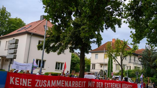 Sachsen-Anhalt: AfD-Parteitag in Magdeburg wird von Protesten begleitet