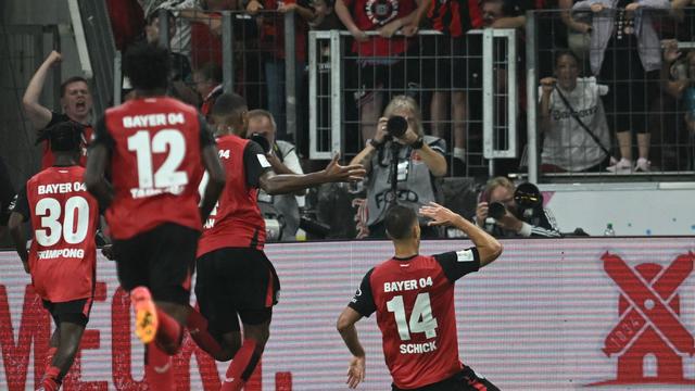 Fußball: Elfmeter-Krimi: Leverkusen gewinnt Supercup gegen Stuttgart