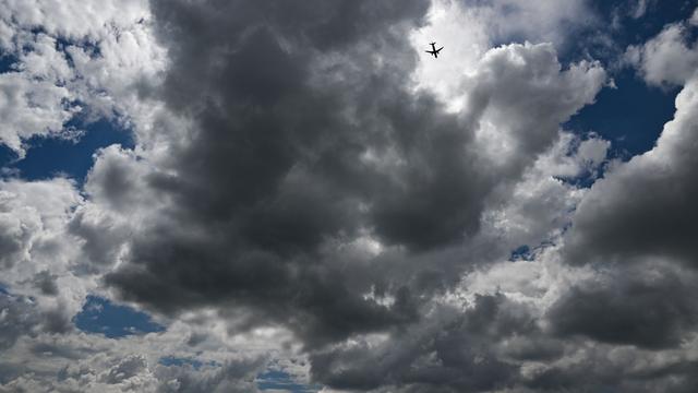 Der Himmel zum Wochenauftakt: Freundlicheres Wetter in Hessen erwartet