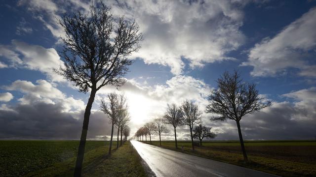 Der Himmel zum Wochenauftakt: Freundlicheres Wetter in Rheinland-Pfalz und im Saarland