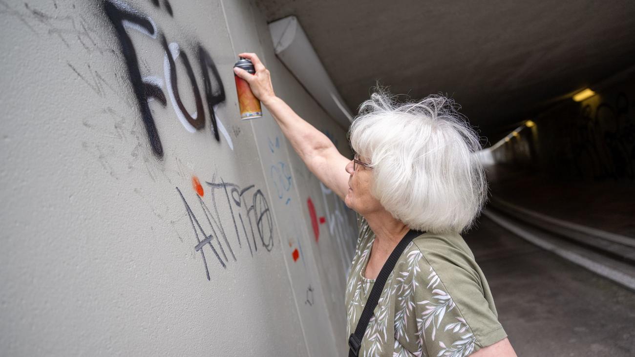 Engagement à droite : Pas de quartier pour les racistes : un homme de 78 ans prend la bombe aérosol