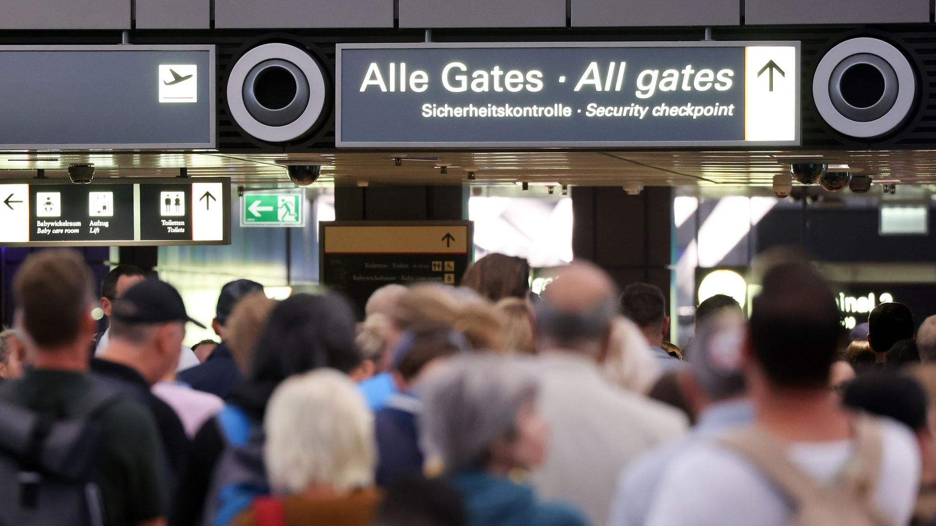 Handgepäck: Flüssigkeitsregeln an Flughäfen - Keine Änderung in Hamburg