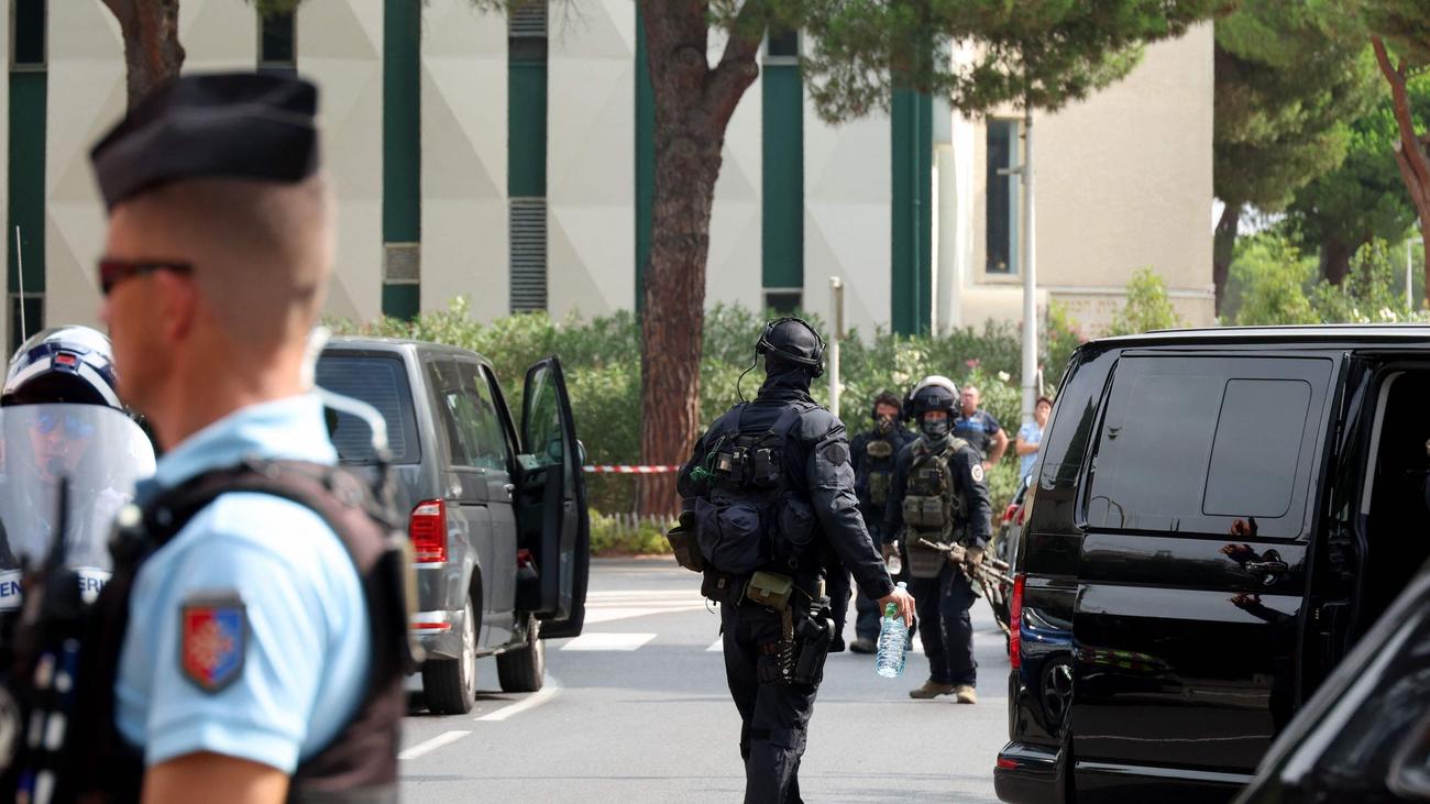 Extrémisme : arrestation après une explosion devant une synagogue française