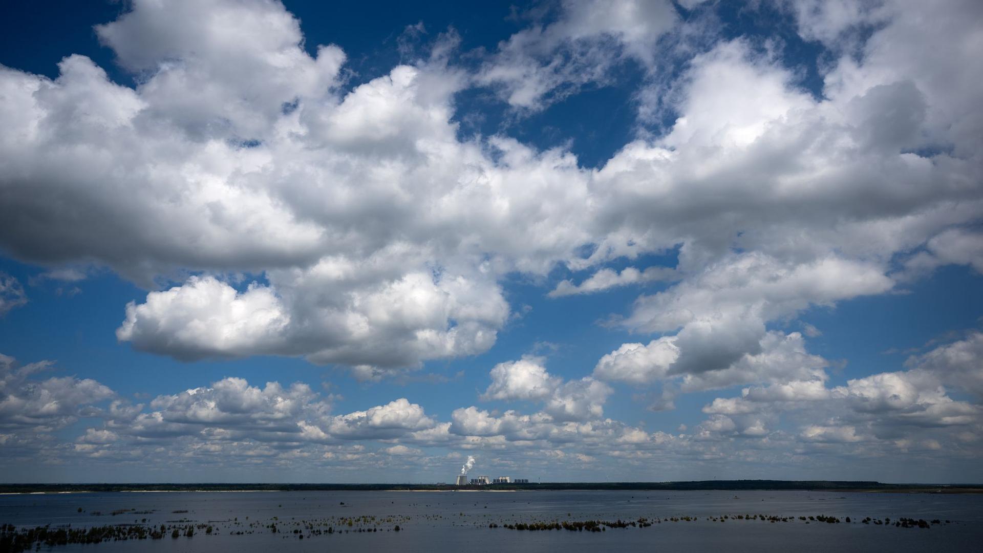 Wetter: Sommerlich und warm in Berlin und Brandenburg